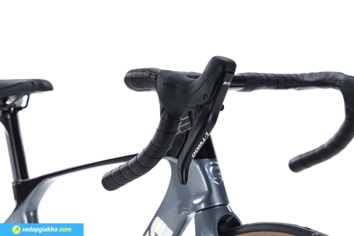 Xe Đạp Đua Califa CR550 – Khung Magie, LTWOO R5 11 Khung Magie cứng cáp, tay đề LTWOO R5 linh hoạt