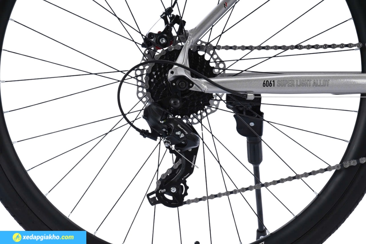 Xe Đạp Đua QT Bike GTS200 - Khung Nhôm 18 Phanh đĩa cơ kết hợp bộ líp nhiều số giúp xe di chuyển mượt và an toàn