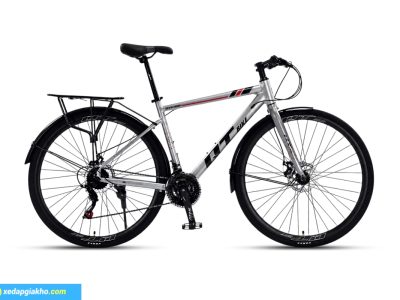 Bánh 700C của QT Bike GTS100 lăn ổn định, phù hợp đi phố và tập thể dục hằng ngày.