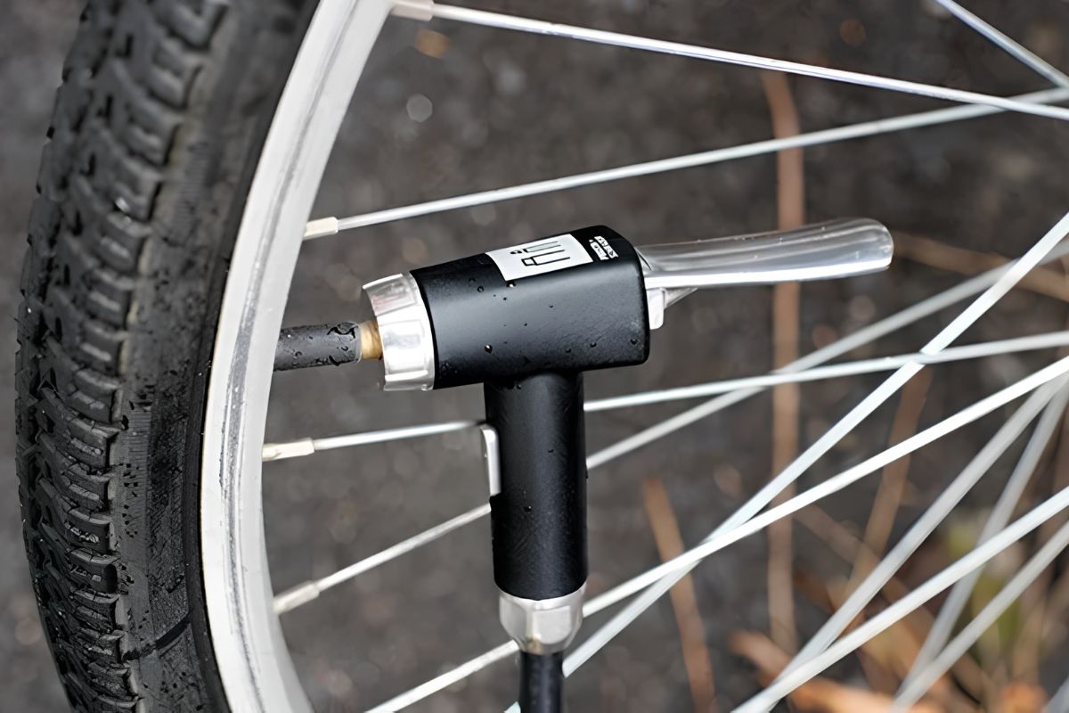 Bơm Xe Đạp Mini Và Bơm Đứng Phù Hợp Với Nhu Cầu Nào? 7 Lắp đầu bơm đúng cách giúp tránh gãy van