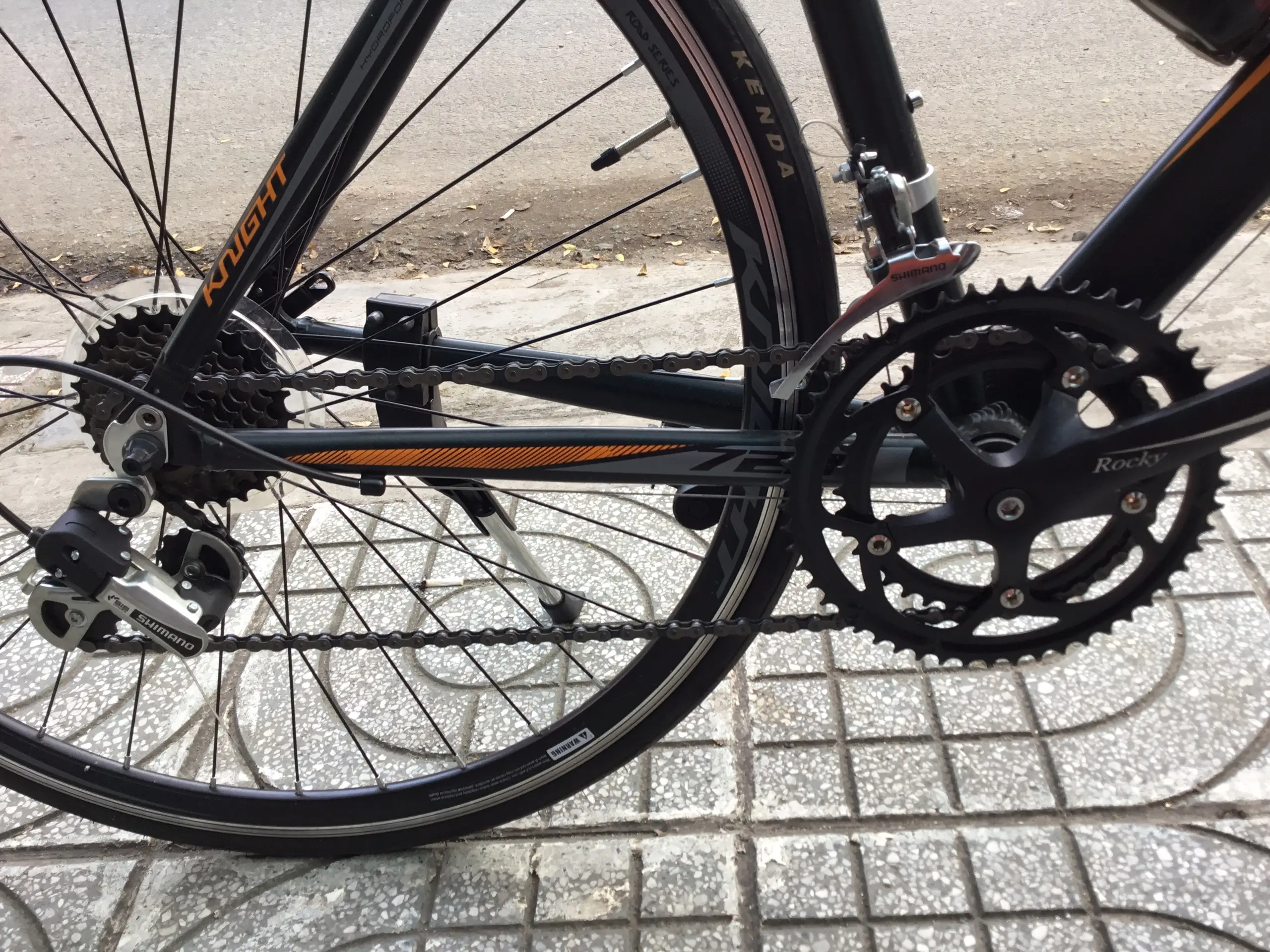 XE ĐẠP THỂ THAO KNIGHT 700c-728- Khung Nhôm