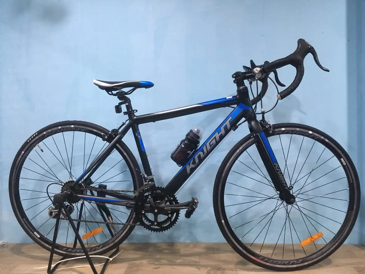 XE ĐẠP THỂ THAO KNIGHT 700c-728- Khung Nhôm - Màu Xanh Dương