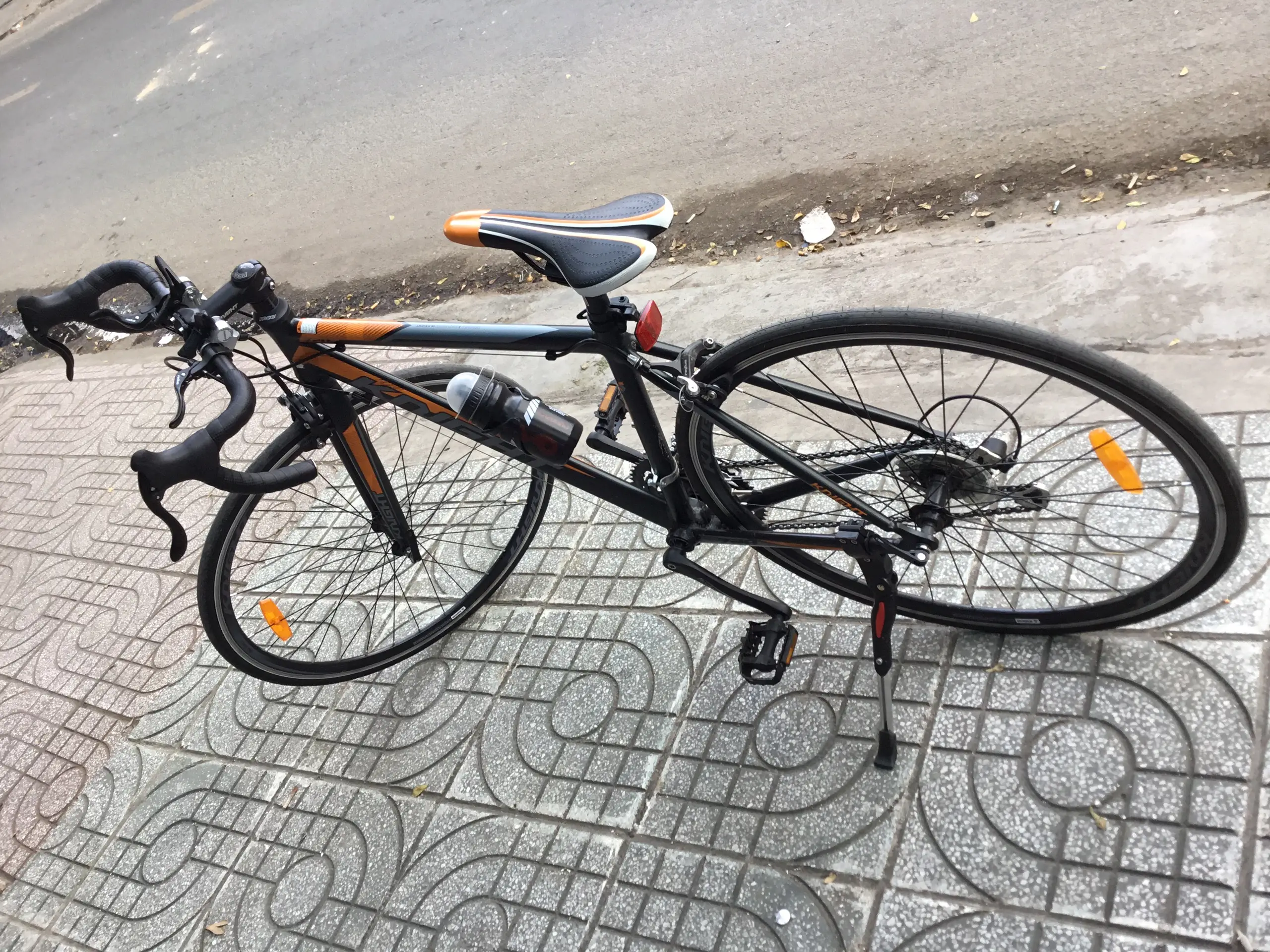 XE ĐẠP THỂ THAO KNIGHT 700c-728- Khung Nhôm