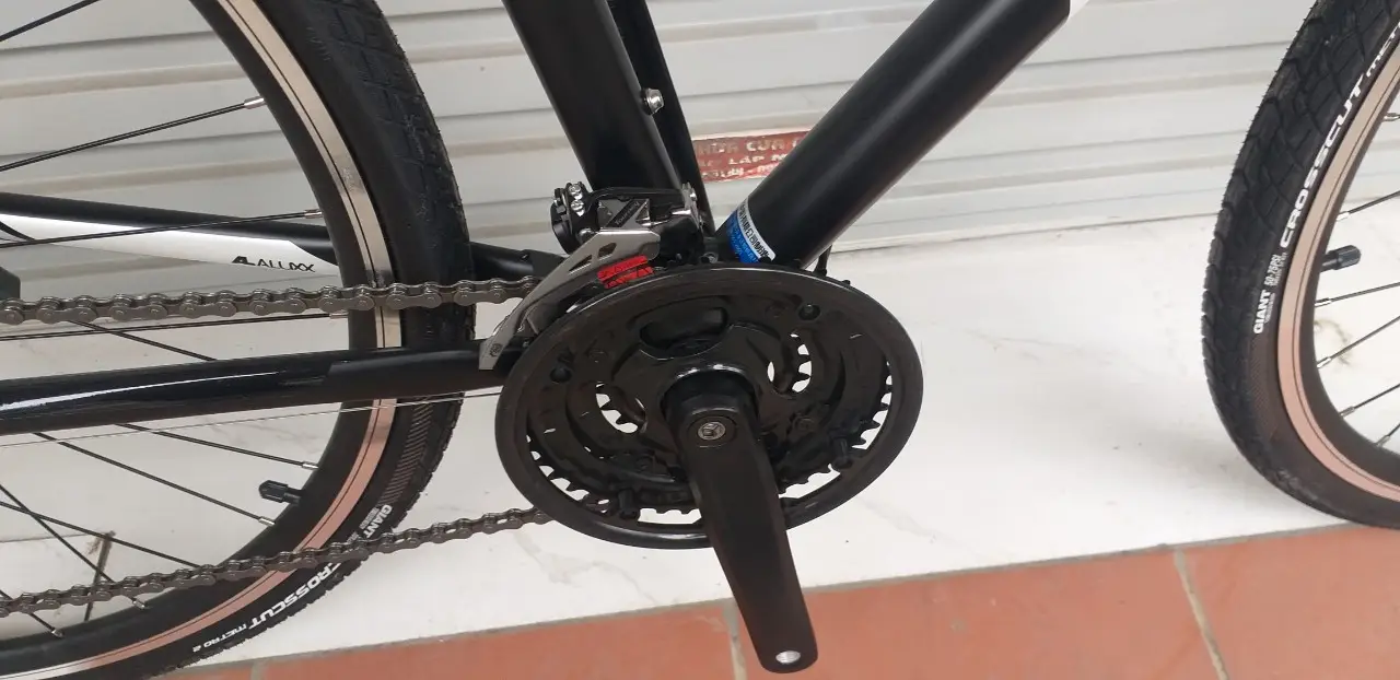 Xe Đạp Thể Thao 700c GIANT ESCAPE 3-E 2021 2 Xe Đạp Thể Thao 700c GIANT ESCAPE 3-E 2021
