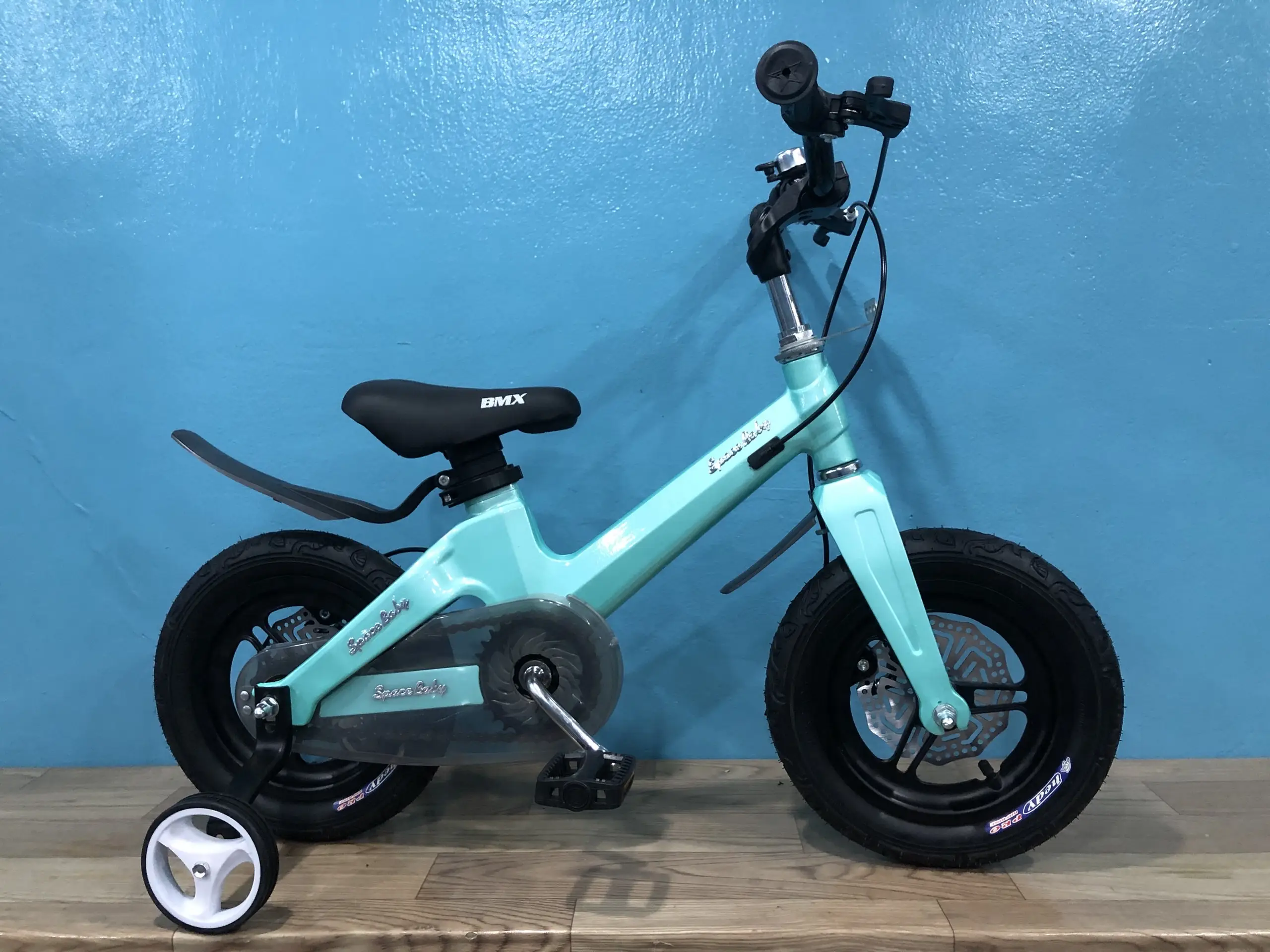 Xe Đạp Trẻ Em SpaceBaby 12 Inch Khung Nhôm Bánh Mâm - Màu Xanh