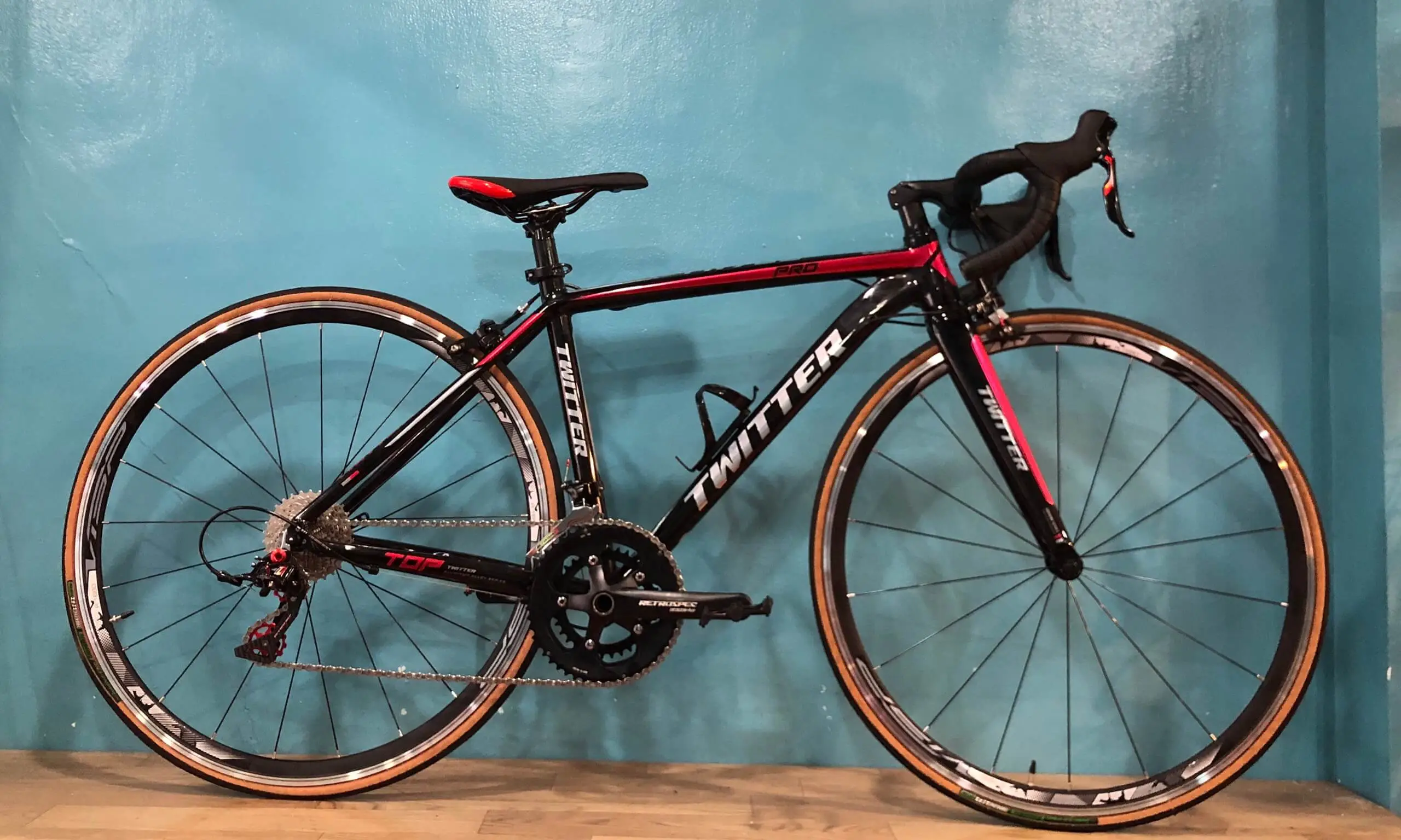 Xe đạp đua Twitter 736 2020 - Lá