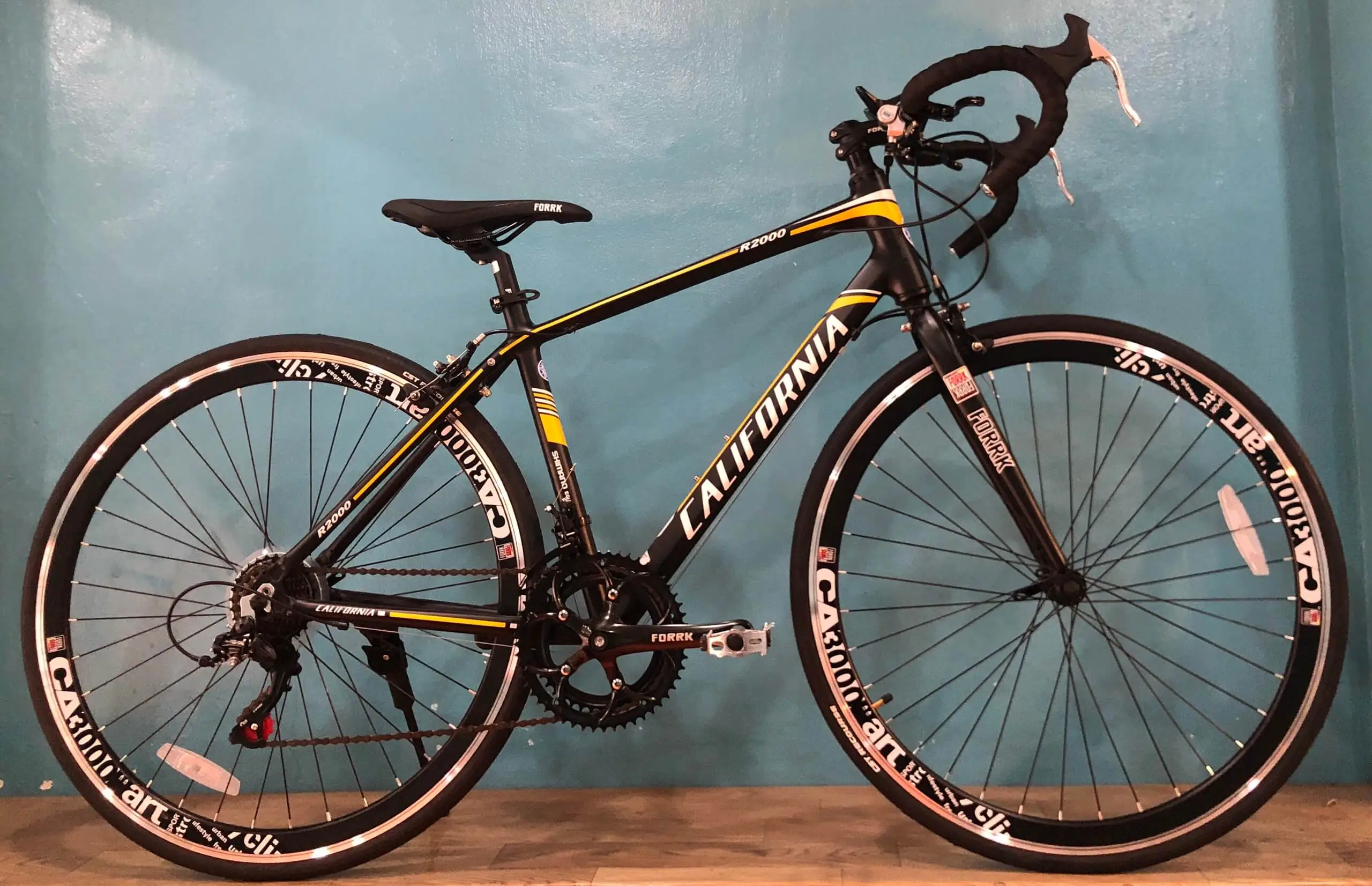 Xe Đạp Thể Thao 700c California City R2000 - Đen Cam