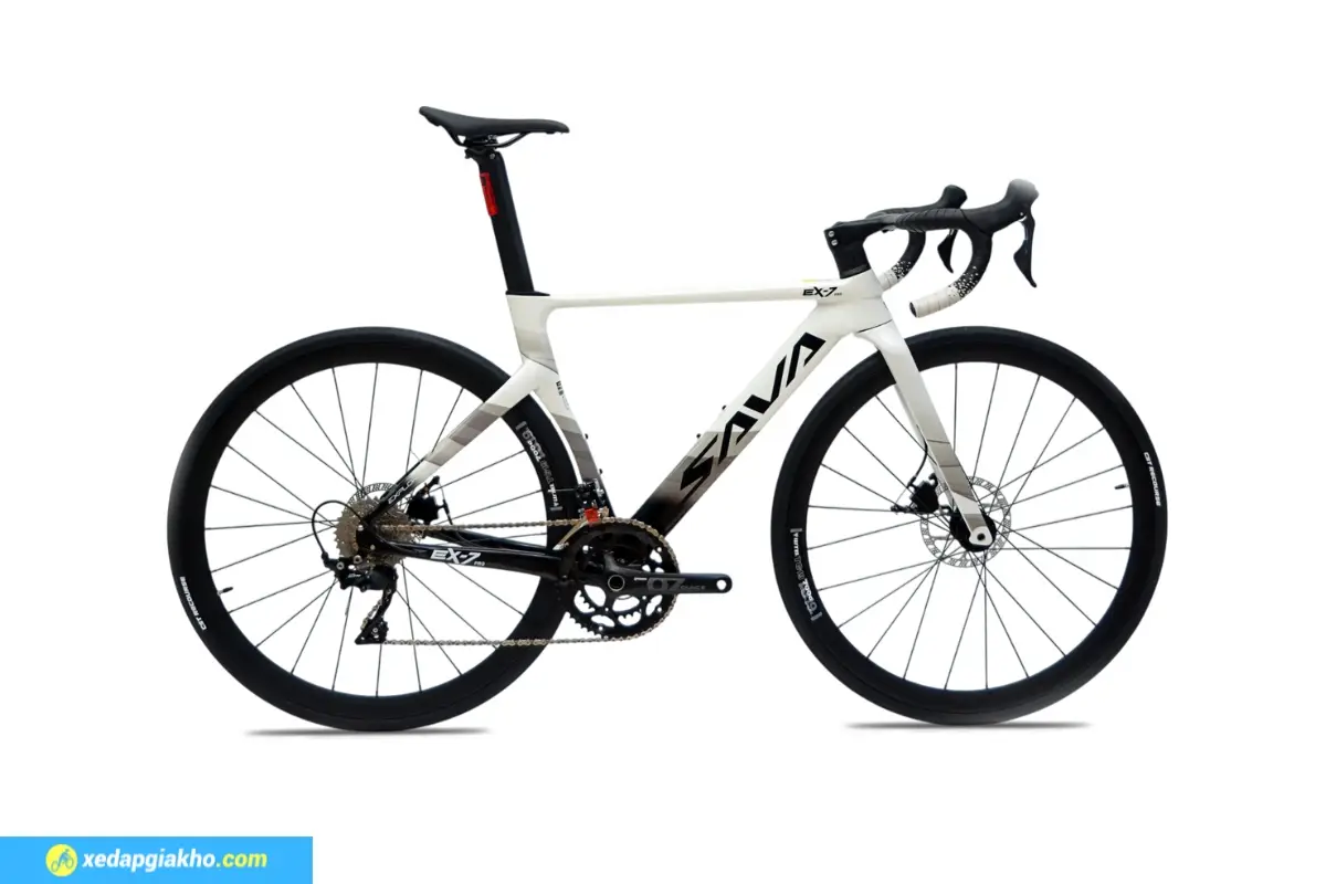 Xe Đạp Đua Sava EX7 Pro 7000S màu trắng bạc